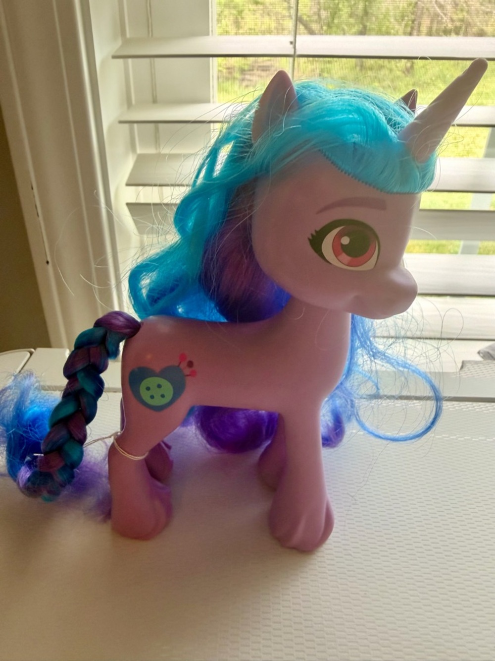 Izzy Moonbow My Little Pony Next Generation